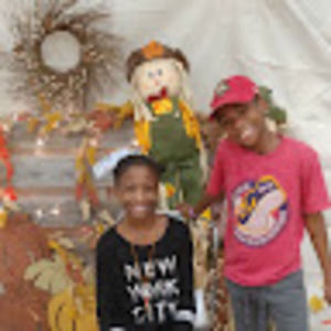 Meet your Posher, Leslie